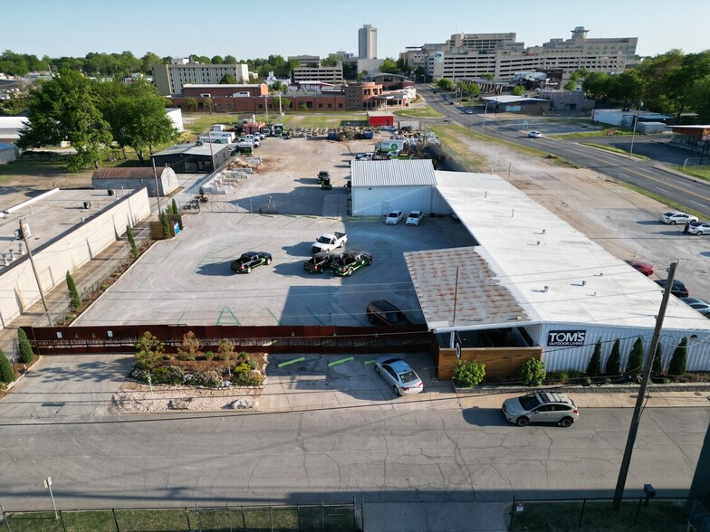 Portfolio - 1716 E 7th St & 777 Utica St portfolio of 2 properties for sale on LoopNet.com - Building Photo - Image 2 of 25