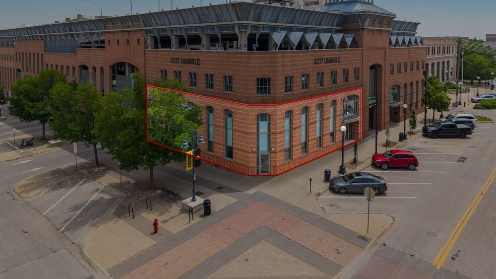 2-14 S Linn St, Iowa City, IA for lease - Building Photo - Image 3 of 14