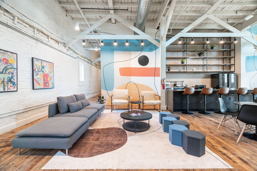 828 N Broadway St, Knoxville, TN for lease - Interior Photo - Image 1 of 42