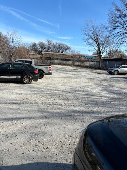 1014-1054 N Kolmar Ave, Chicago, IL for lease - Building Photo - Image 2 of 30