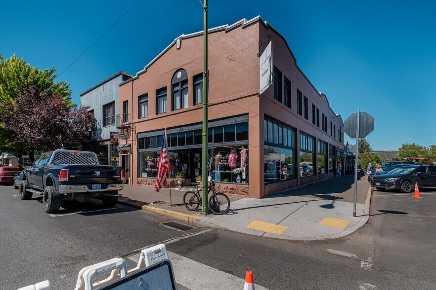 395 N Main St, Prineville, OR 97754