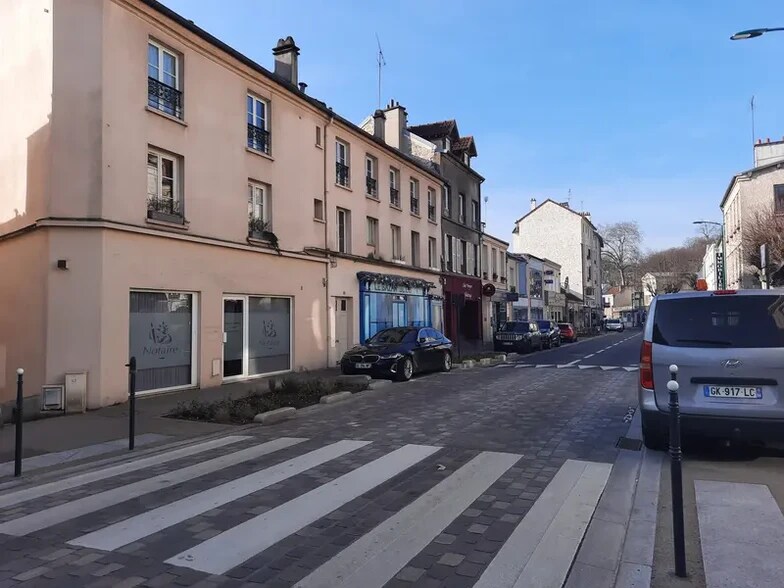 32 Rue De Saint-Cloud, Ville-d'Avray for lease - Primary Photo - Image 1 of 1