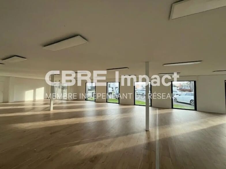 Retail in Cormontreuil for lease - Building Photo - Image 2 of 9