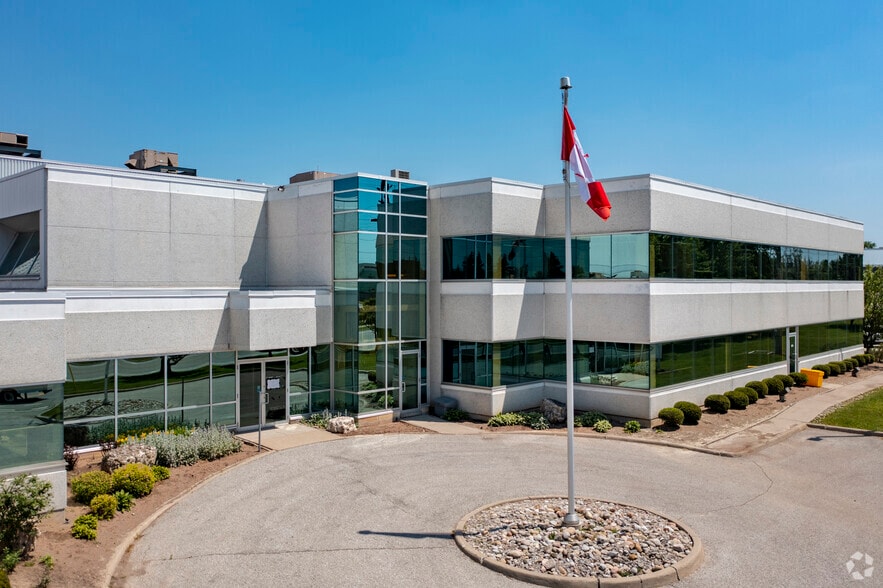 195 Harry Walker Pky, Newmarket, ON for lease - Building Photo - Image 1 of 3