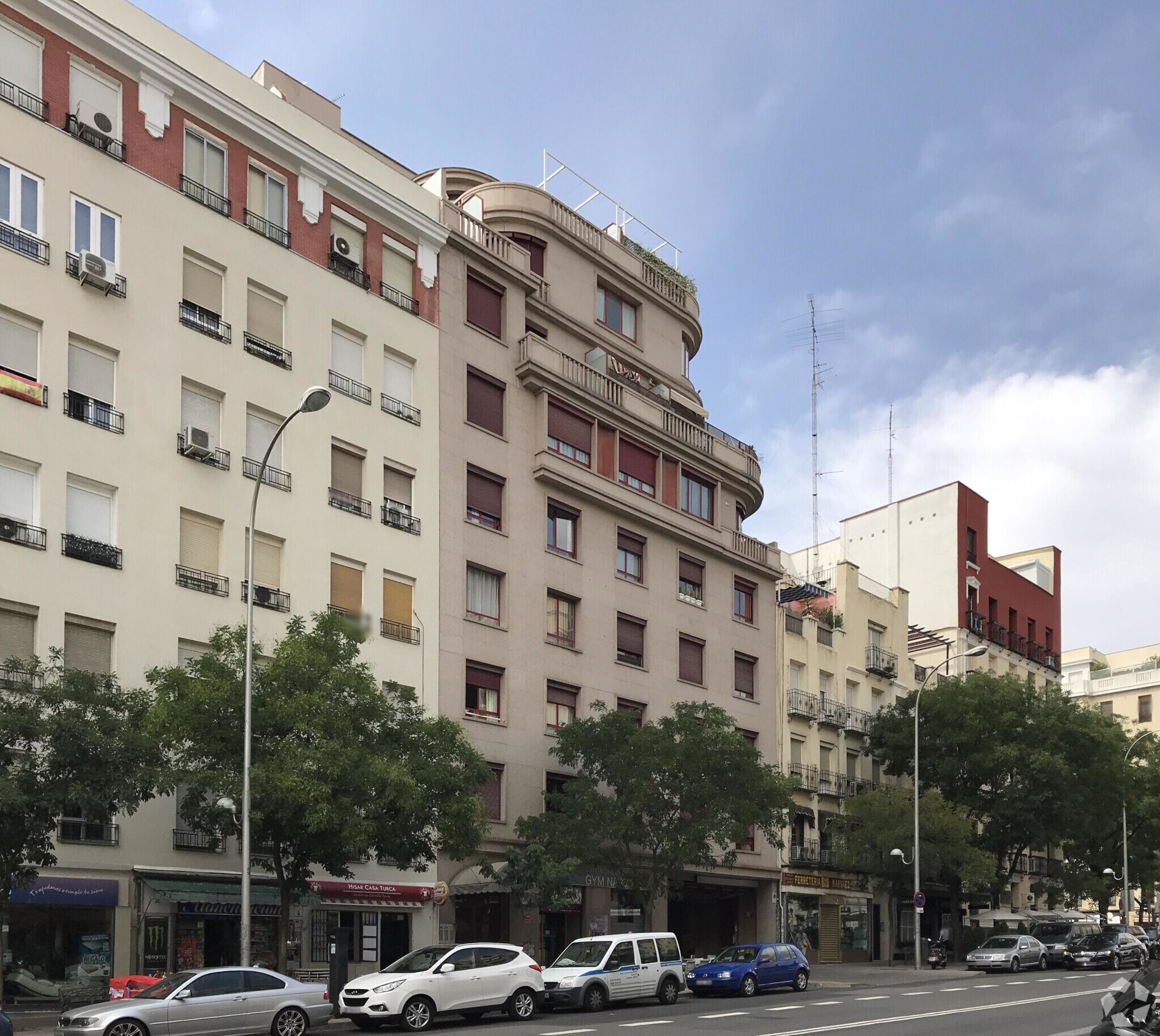 Calle Narváez, 70, Madrid, Madrid for sale Primary Photo- Image 1 of 1