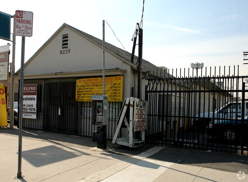 8235-8239 Lankershim Blvd, North Hollywood, CA for lease - Building Photo - Image 3 of 8