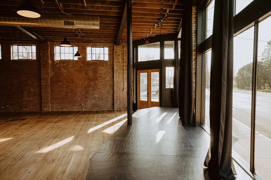 4 W Main St, Markleville, IN for sale - Interior Photo - Image 3 of 16