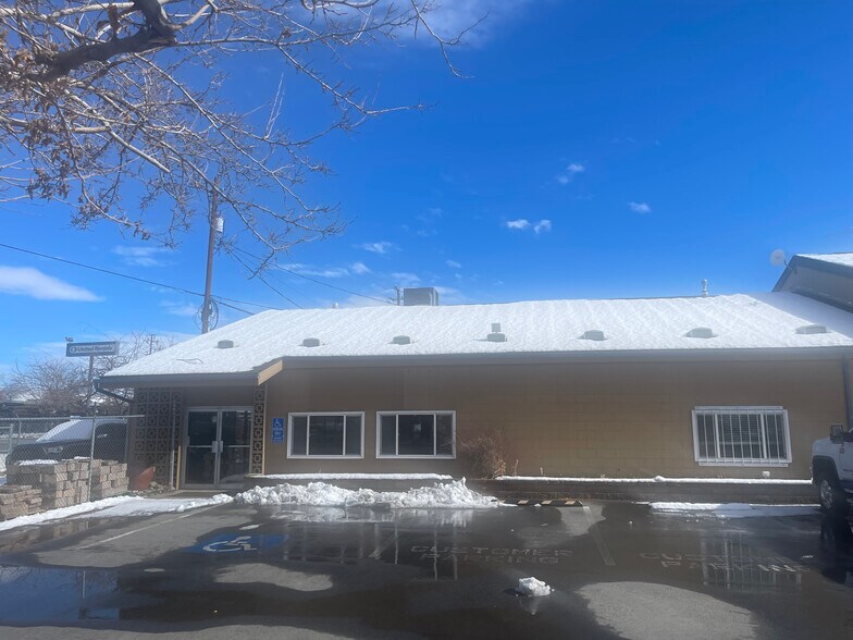 881 E Glendale Ave, Sparks, NV for sale - Building Photo - Image 1 of 1
