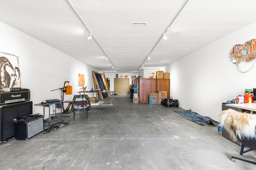 623-625 W 9th St, San Pedro, CA for lease - Interior Photo - Image 3 of 6