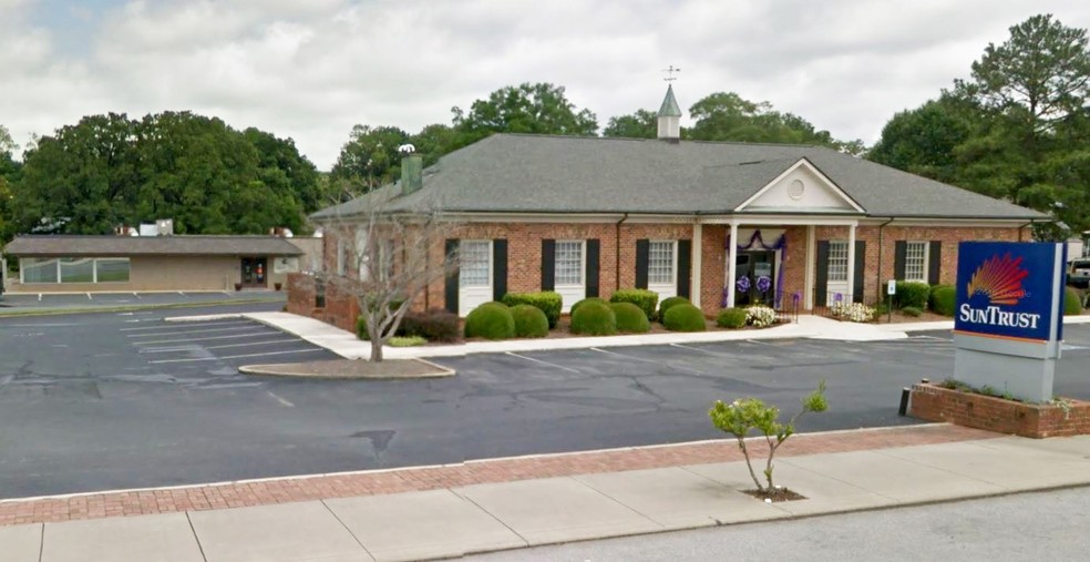 224 N Main St, Oakboro, NC for sale - Building Photo - Image 1 of 1