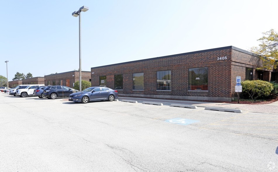 3401-3419 N Kennicott Ave, Arlington Heights, IL for lease - Primary Photo - Image 1 of 14
