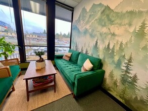 1 Lake Bellevue Dr, Bellevue, WA for lease Interior Photo- Image 2 of 4