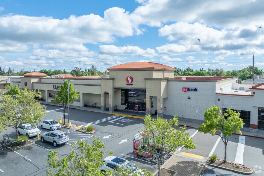 4010-4020 Manzanita Ave, Carmichael, CA for lease - Building Photo - Image 3 of 12