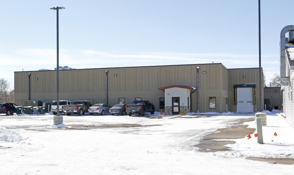 7933 State St, Clear Lake, MN for sale - Primary Photo - Image 1 of 1