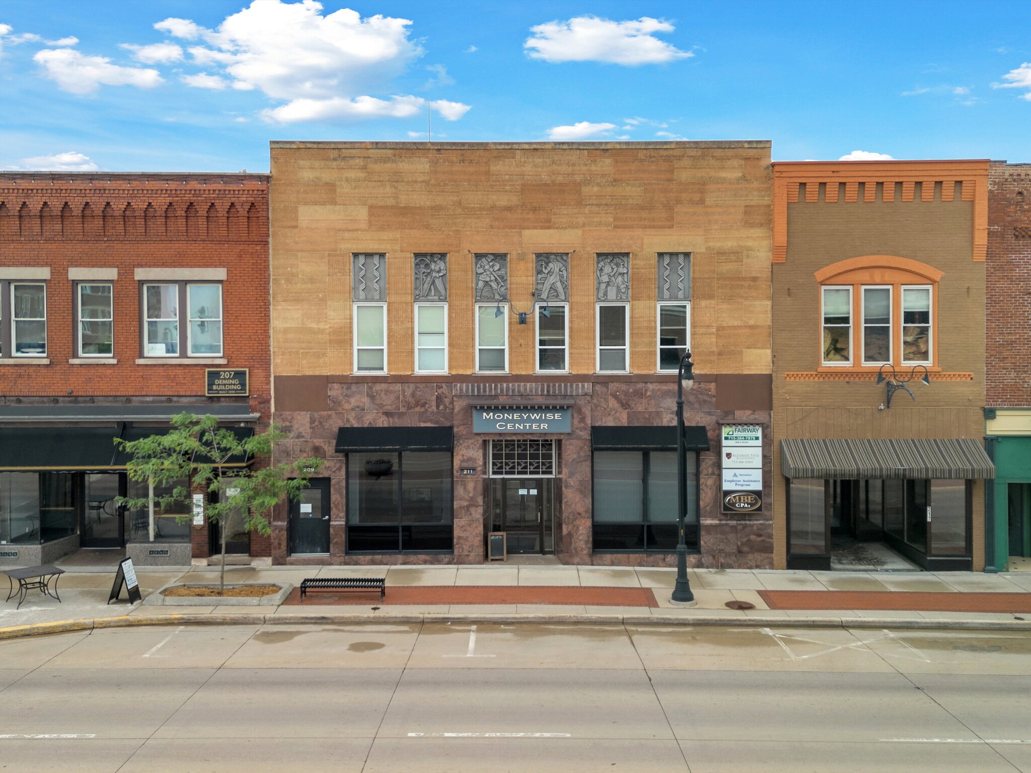 209 S Central Ave, Marshfield, WI for lease Building Photo- Image 1 of 7