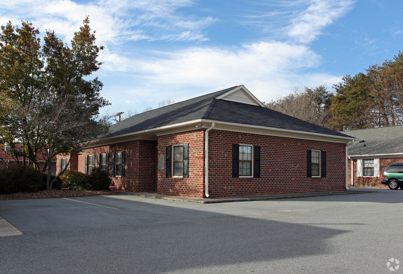 520 Arbor Hill Rd, Kernersville, NC 27284