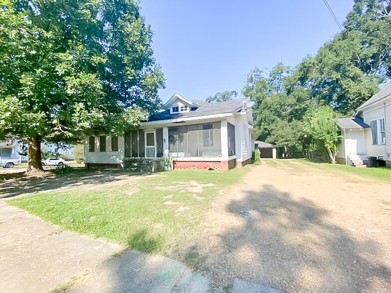 130 7th St, Mccomb, MS for sale - Primary Photo - Image 1 of 23