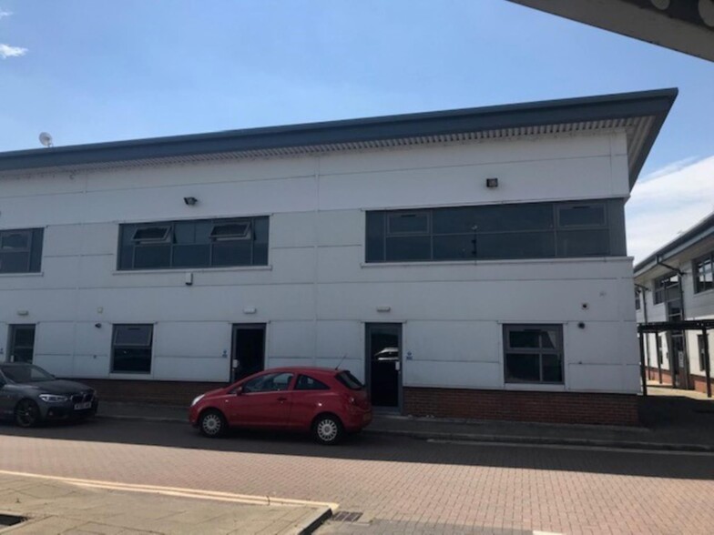 Trident Way, Blackburn for lease - Building Photo - Image 2 of 3