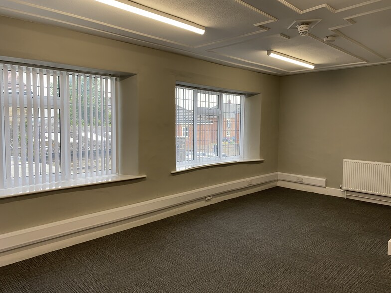 310 Sandygate Rd, Sheffield for lease - Interior Photo - Image 2 of 7