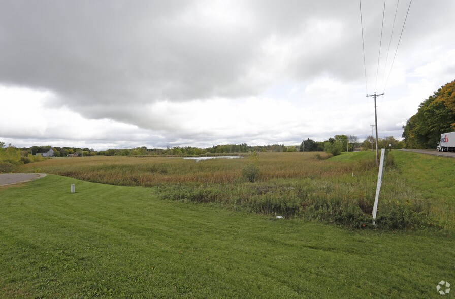 12960 Weinand Cir, Rogers, MN for sale - Primary Photo - Image 1 of 1