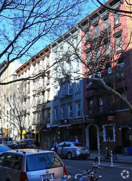 127 E 7th St, New York, NY for lease - Primary Photo - Image 1 of 6