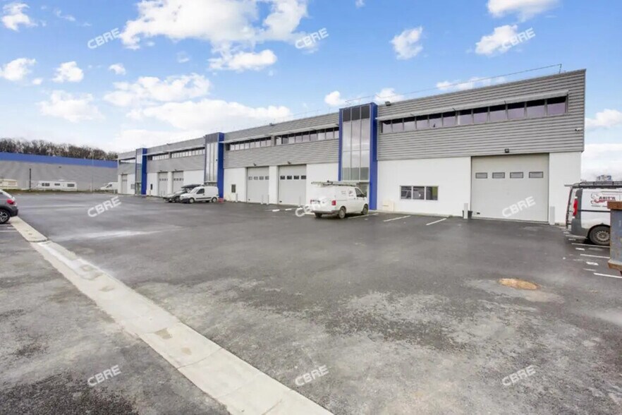 Flex in Brétigny-sur-Orge for lease - Building Photo - Image 1 of 14