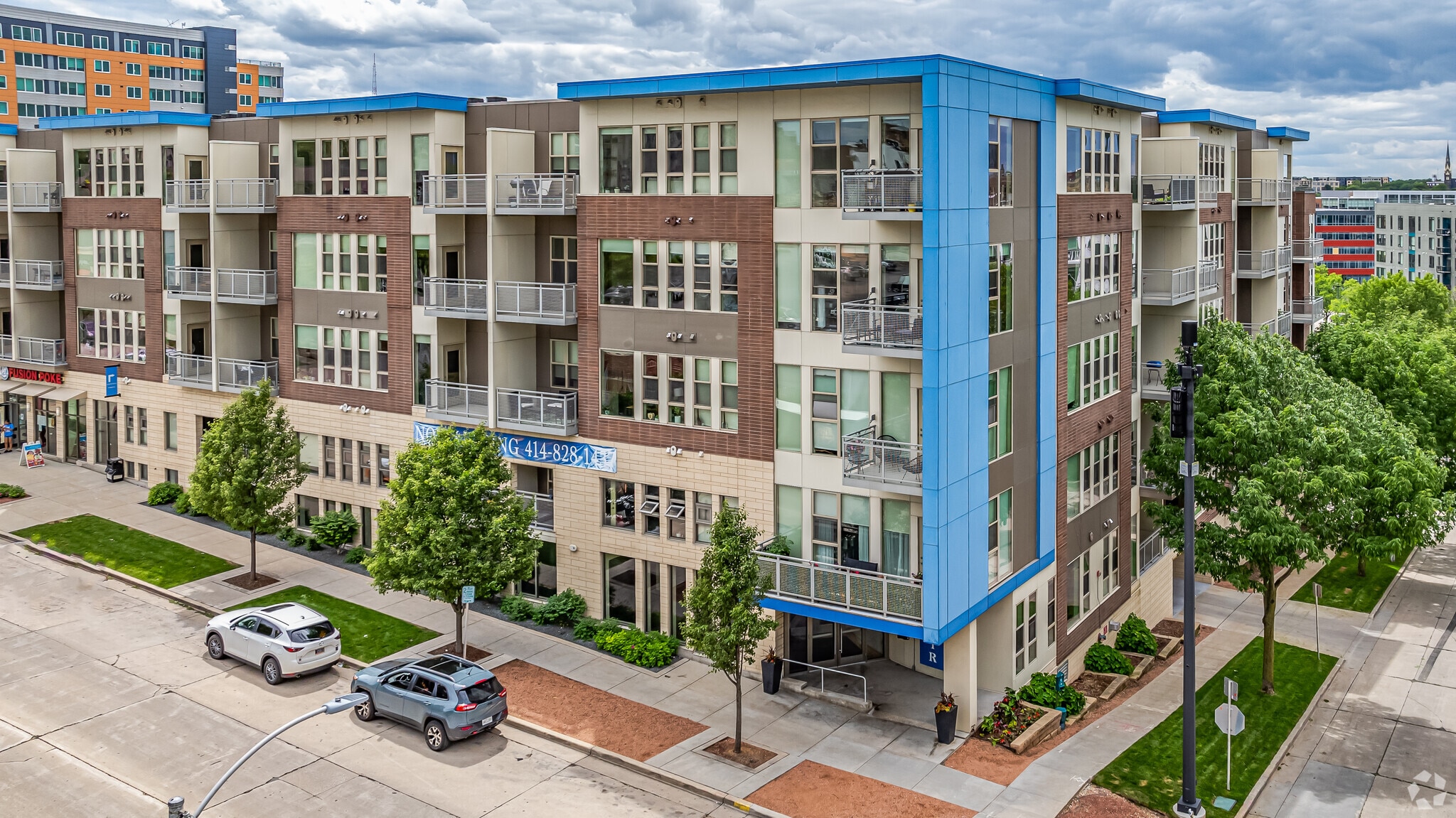 1437 N Jefferson St, Milwaukee, WI for lease Primary Photo- Image 1 of 32