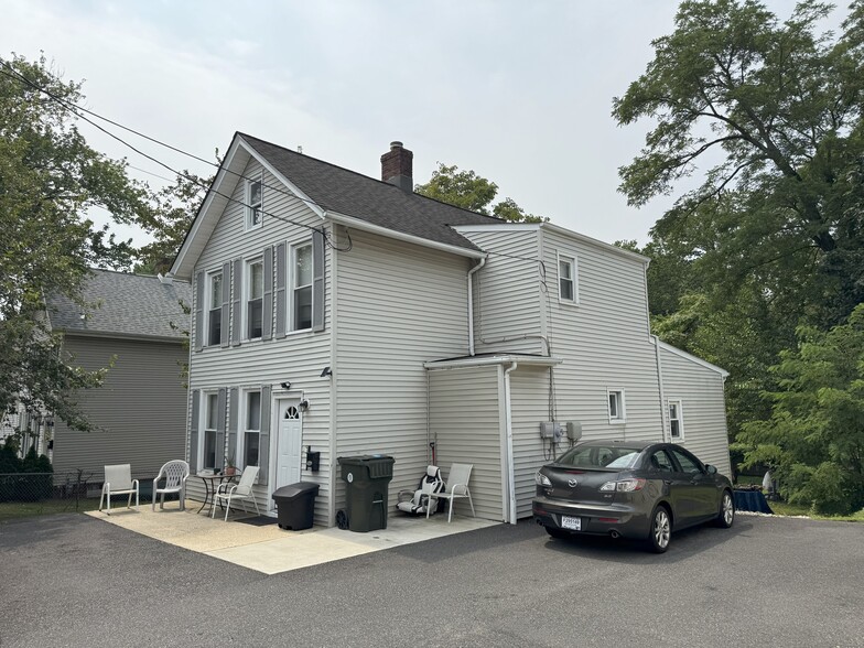 642 Holmdel Rd, Hazlet, NJ for sale - Primary Photo - Image 1 of 1