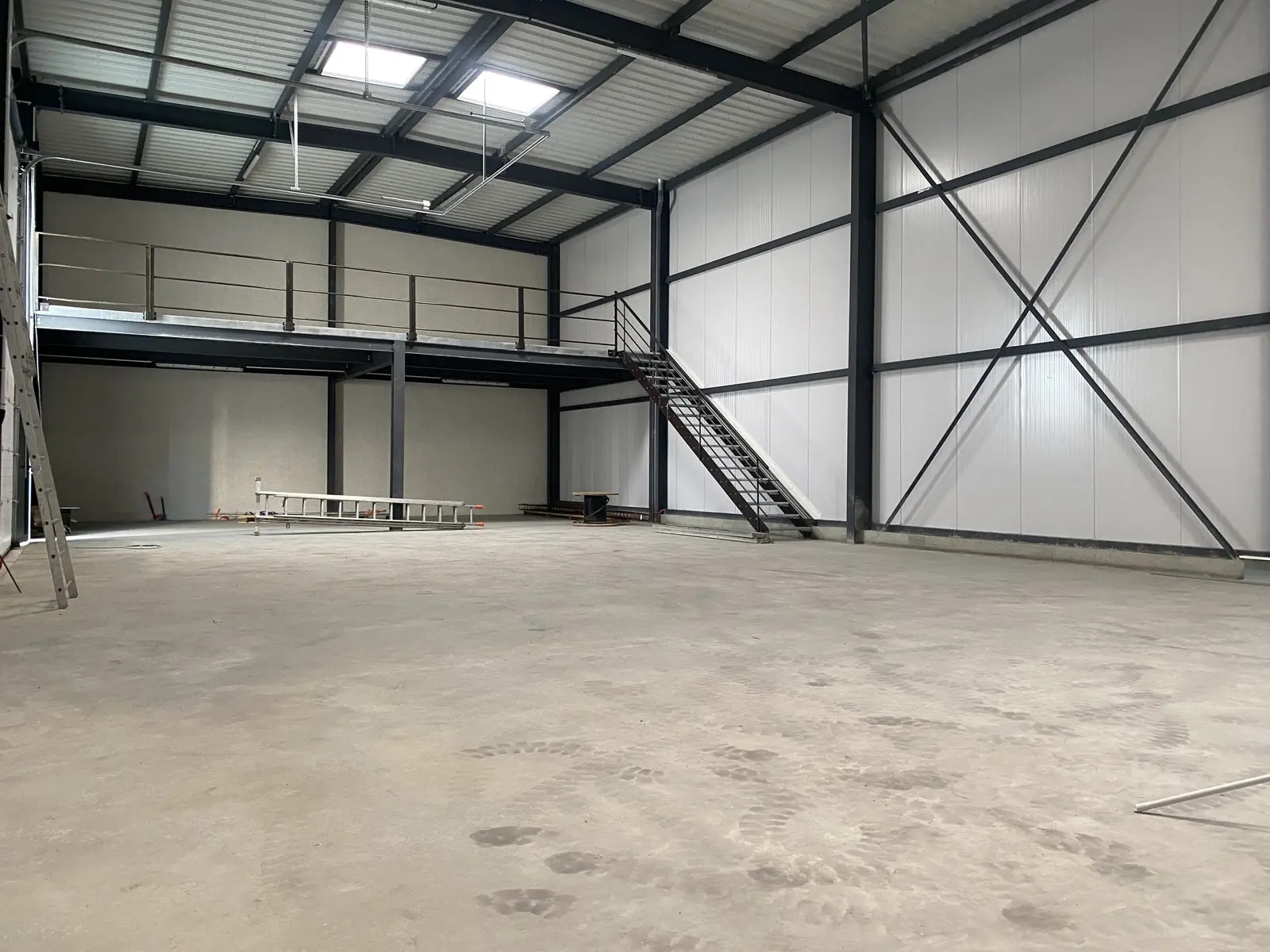 Industrial in Toulouse for lease Interior Photo- Image 1 of 5