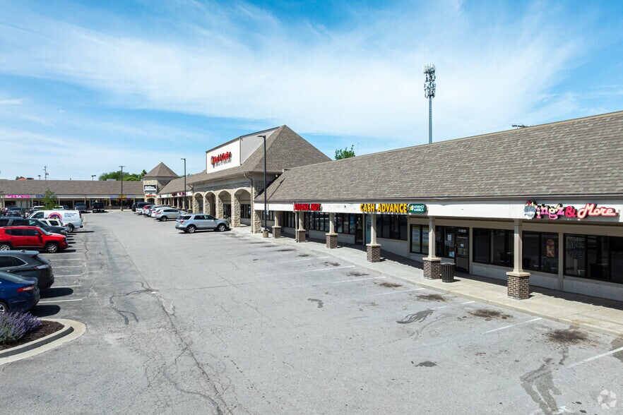 11902-11906 Blue Ridge Blvd, Grandview, MO for lease - Building Photo - Image 3 of 21