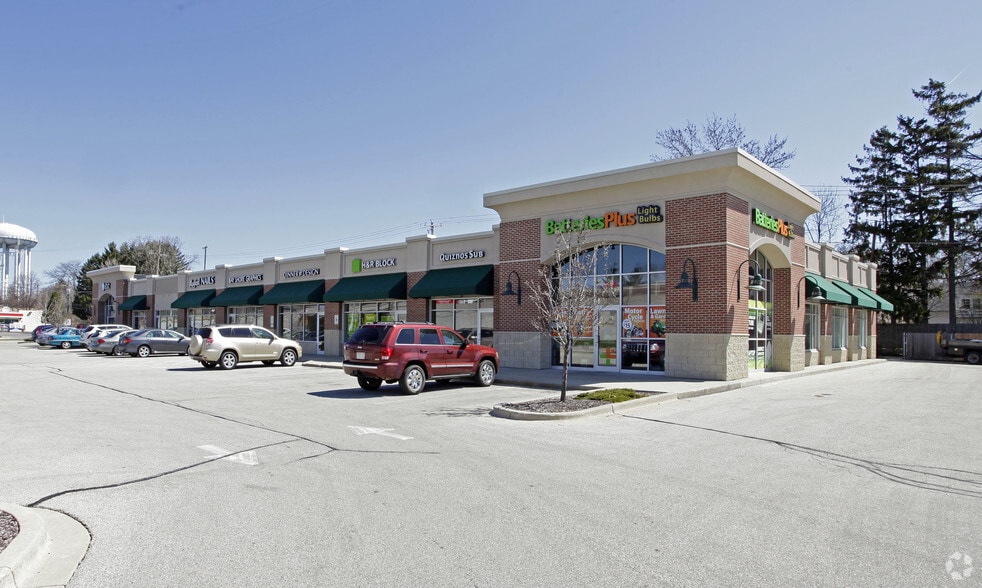 6150 N Port Washington Rd, Glendale, WI for lease - Primary Photo - Image 1 of 3