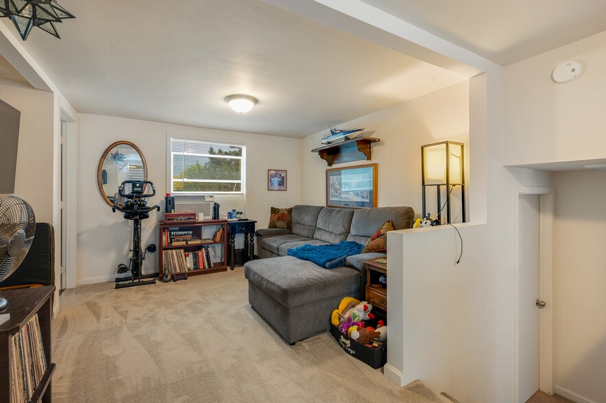 12437 Tukwila International Blvd, Tukwila, WA for sale - Building Photo - Image 3 of 11