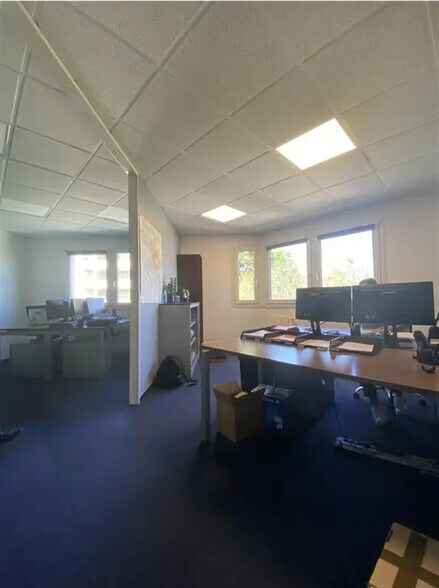 Office in Meudon for lease - Building Photo - Image 2 of 8