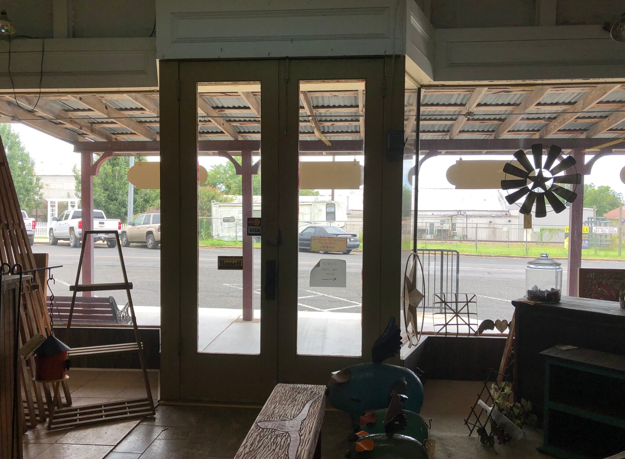 635 N Main St, Schulenburg, TX 78956 635 and 637 N. Main St