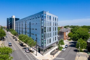 L Logan Square - Bar