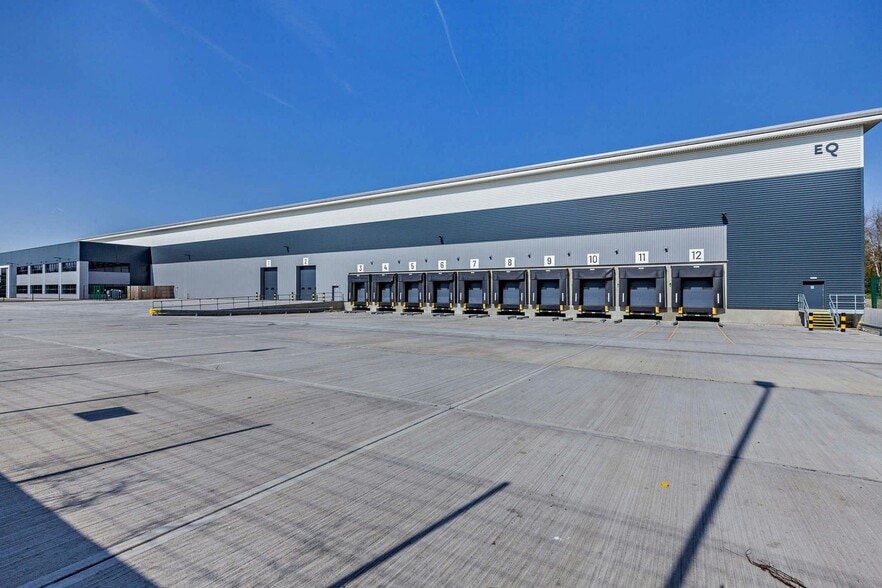 122 Basildon Endeavour Point, Basildon for lease - Building Photo - Image 2 of 12