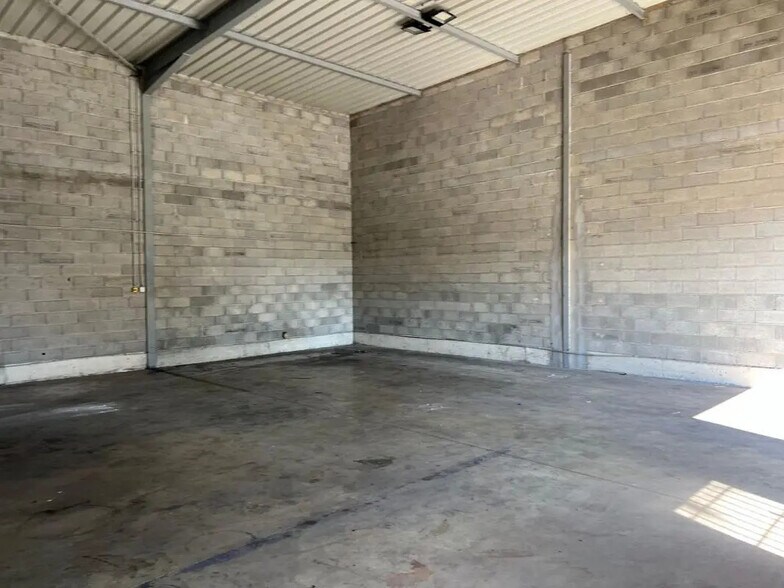 Industrial in La Seyne-sur-Mer for lease - Interior Photo - Image 2 of 4