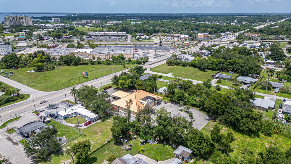 150 Pondella Rd, North Fort Myers, FL for sale - Building Photo - Image 2 of 27