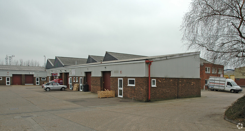 Such Clos, Letchworth Garden City for lease - Building Photo - Image 1 of 2