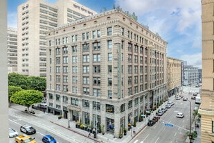 HWH Luxury Living - Pub