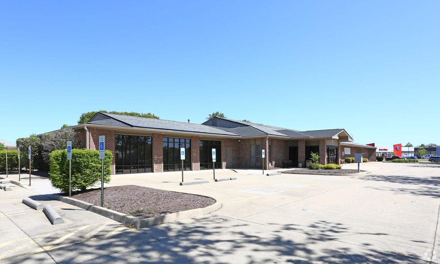 131 Jennick Dr, Colonial Heights, VA 23834