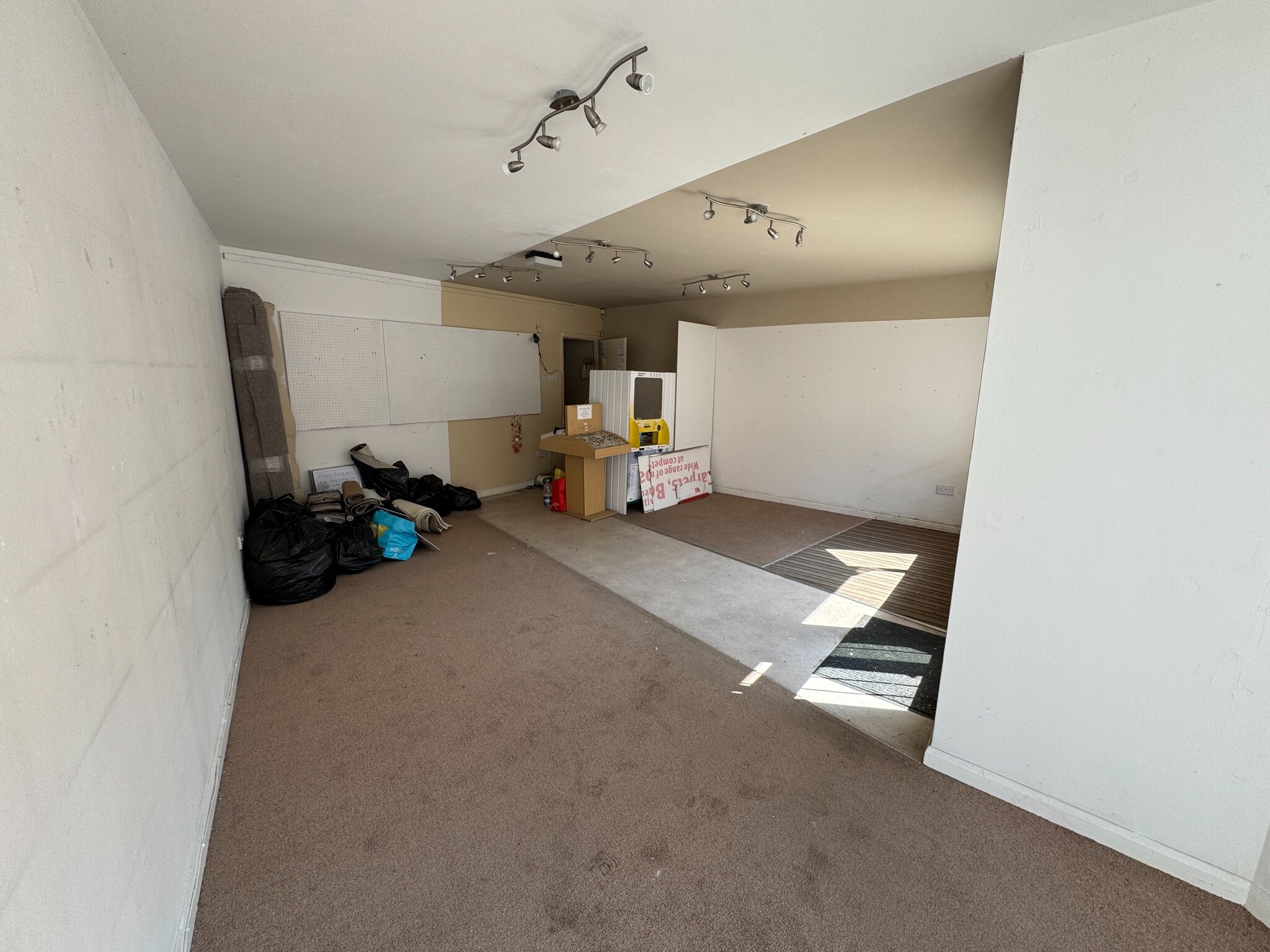 157 Queen St, Withernsea for lease Building Photo- Image 1 of 6