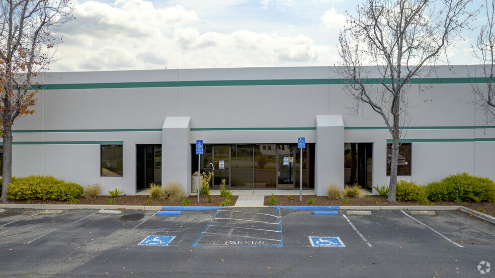 48340-48350 Milmont Dr, Fremont, CA for lease - Building Photo - Image 3 of 6