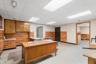 713 E Austin Blvd, Nevada, MO for sale Interior Photo- Image 1 of 18