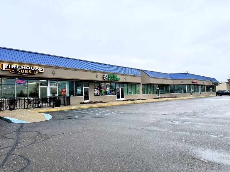 5790-5832 Highland Rd, Waterford, MI for lease - Building Photo - Image 3 of 21