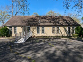 16 Reeves Ave, Hamilton, NJ for lease Building Photo- Image 1 of 17
