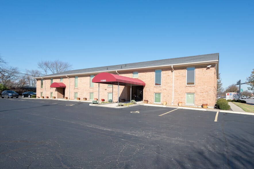 11503 Springfield Pike, Cincinnati, OH for lease - Building Photo - Image 1 of 14