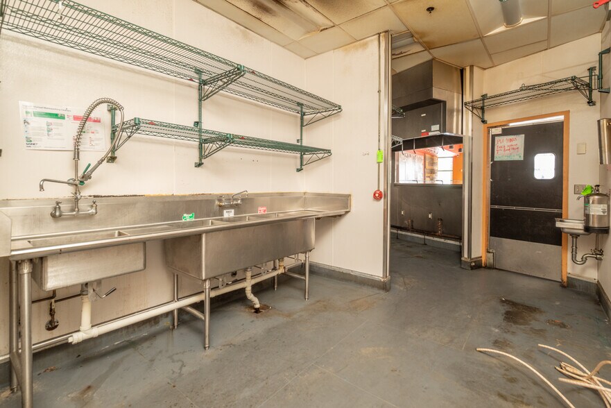 87 Cotton Mill Rd, Starkville, MS for lease - Interior Photo - Image 3 of 23