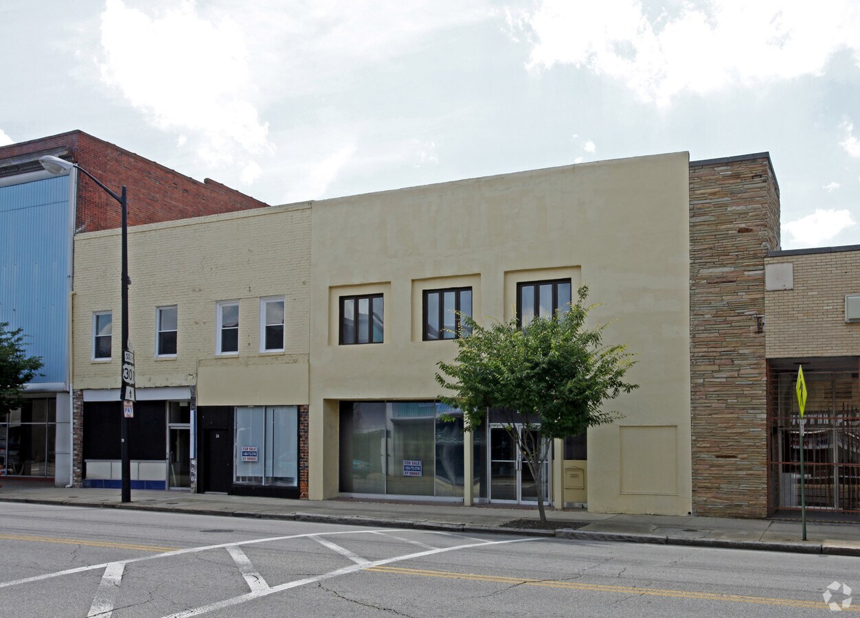 22 S Sycamore St, Petersburg, VA 23803