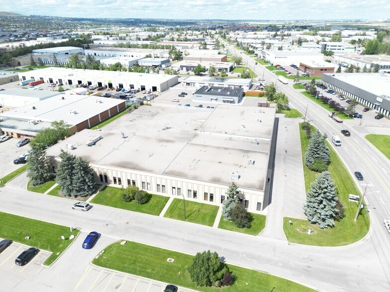3529 12th St NE, Calgary, AB for lease - Building Photo - Image 3 of 5
